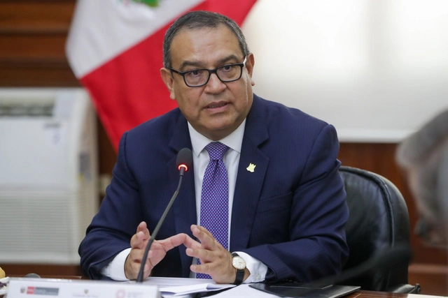 Премьер Перу подал в отставку на фоне скандала